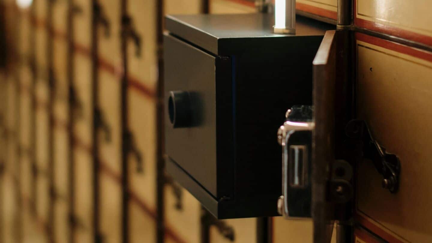 Kanpur and Mumbai locker thefts raise doubts about bank safety