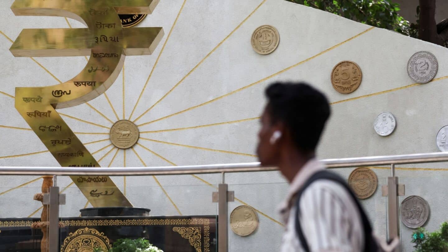 Reserve Bank of India reports forex reserves down $9.99 billion