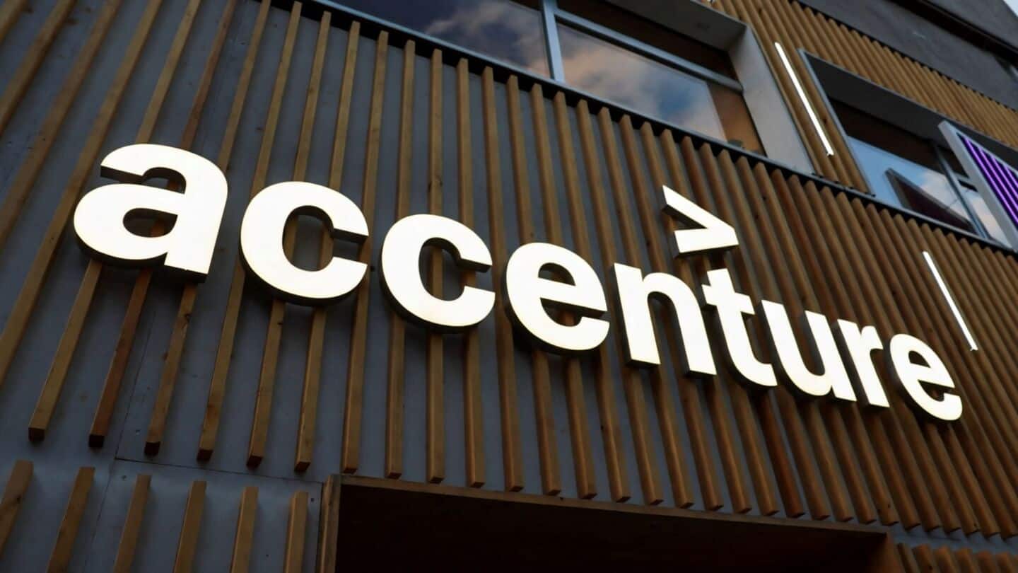 Accenture cuts shareholder returns to at least $9.5B, prioritizes acquisitions