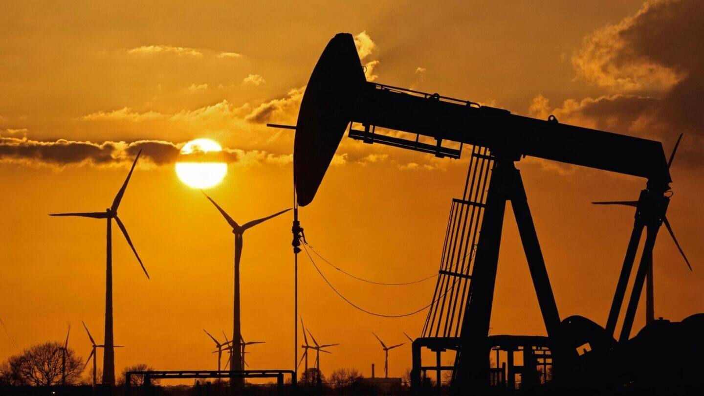 Crude oil falls over 5% as U.S.-Iran talks raise hopes