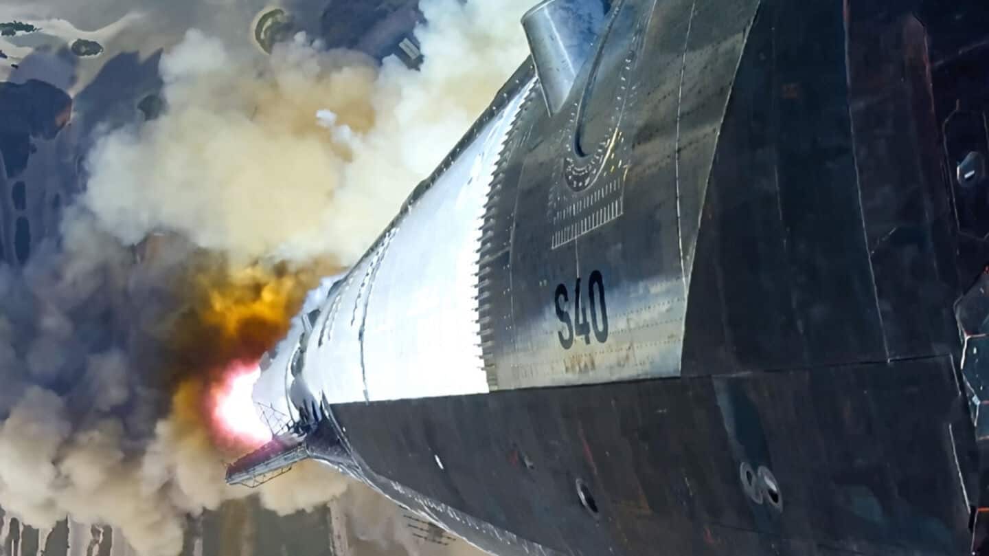 SpaceX launches 3rd generation Starlink batch, Starship V3 booster explodes