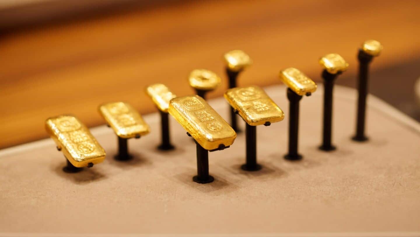 Swiss bank UBP returns to gold, forecasts $6,000 an ounce