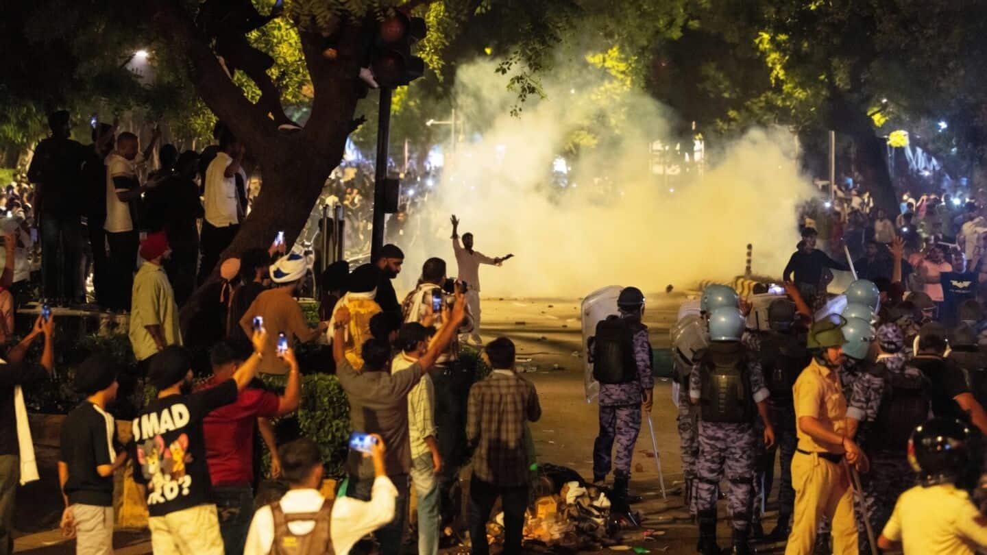 Report: 246 Delhi Police injured in cockroach janta party protests
