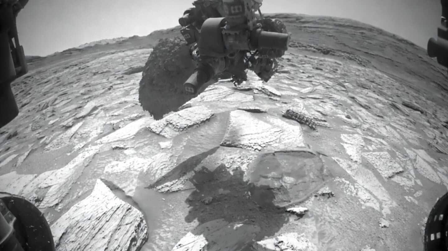 Curiosity's drill sleeve grabbed 'Atacama' rock on Mars April 25, 2026