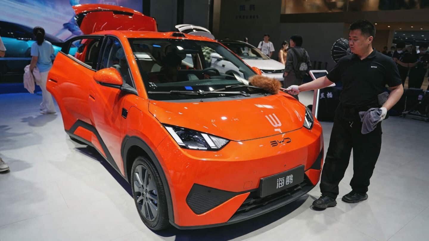 BYD reveals Xuanji A3, 1st 4nm smart-driving chip for cars
