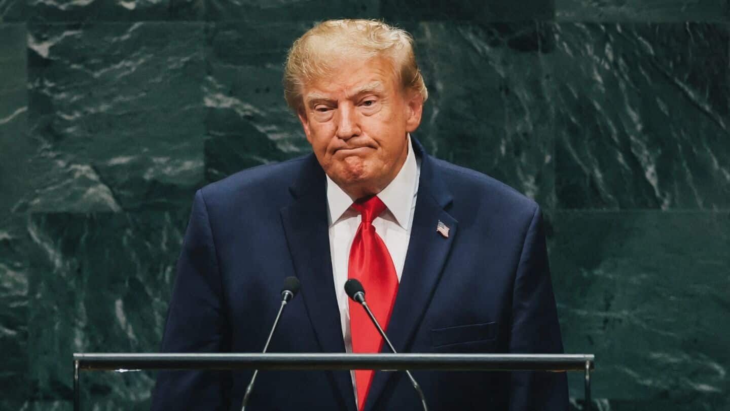 Trump expels 3 outlets from White House, judge restores passes