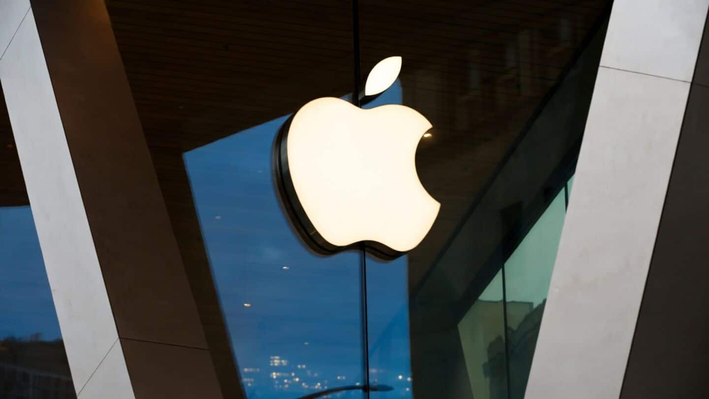 Apple pauses plan to replace 5,000 AppleCare staff with AI