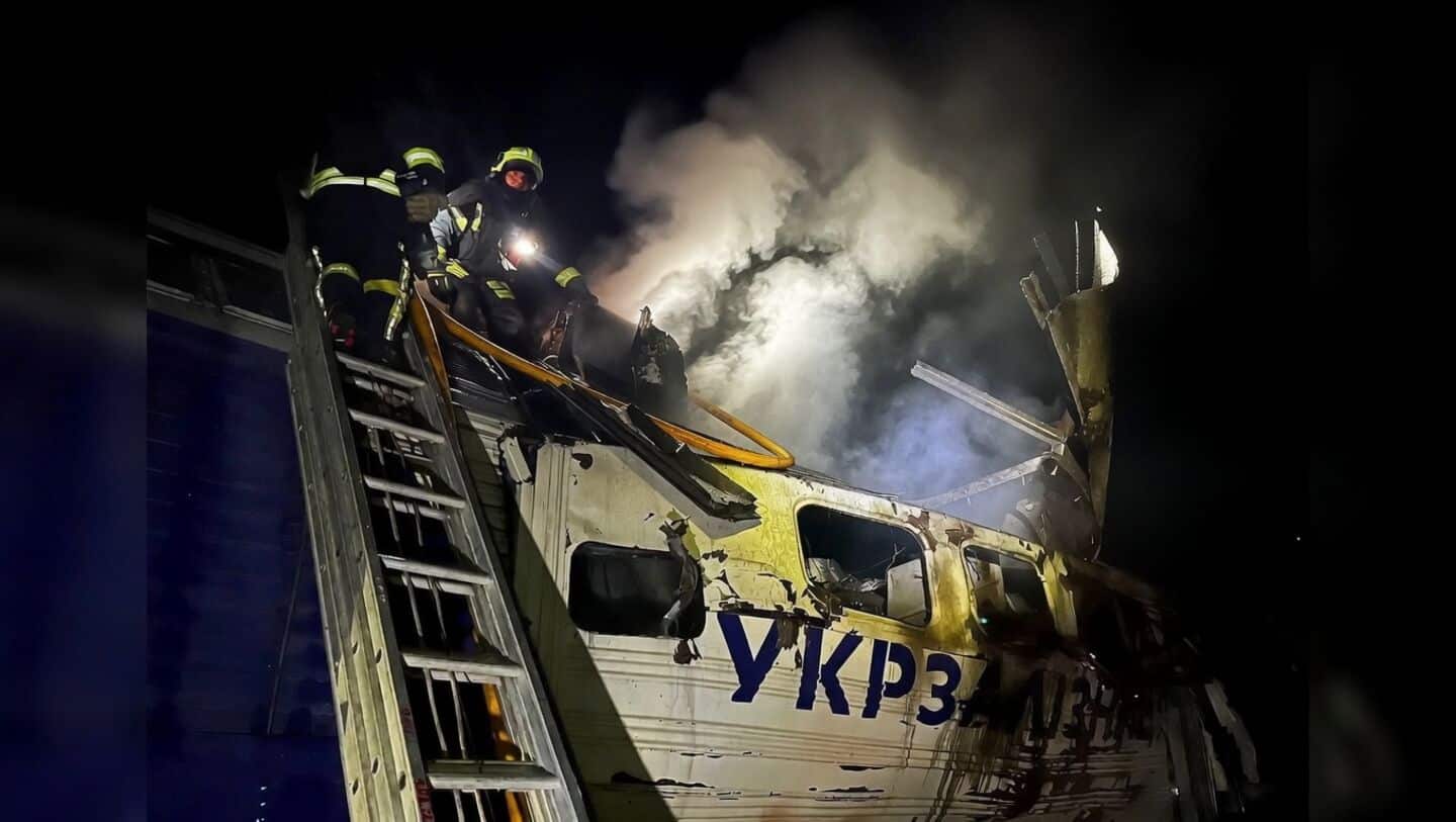 Russian strikes kill 8 in Ukraine and injure nearly 60