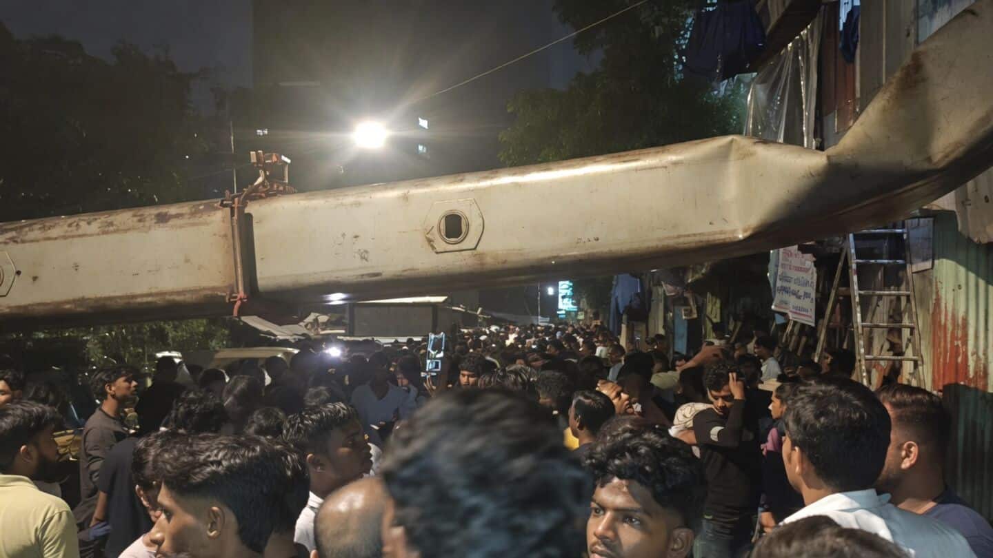 Crane lifting excavator collapses at Kurla demolition site, 10 injured