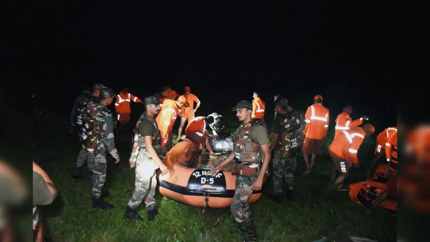 Indian Army rescues 27 people from Arun Chapori in Assam