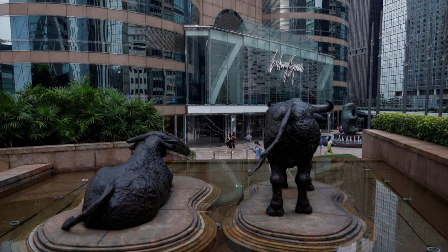 Hang Seng drops 3%, Asia's worst, after Beijing stimulus disappoints