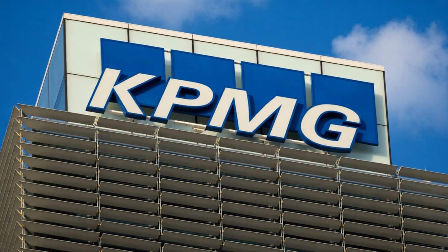 KPMG Australia penalizes 7 for sharing confidential client documents