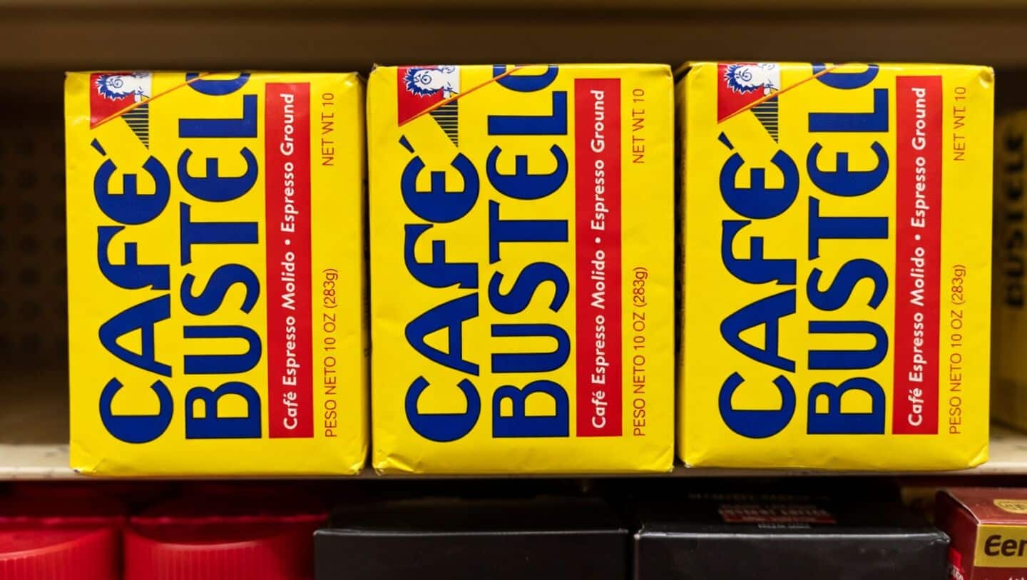 US retail sales fall 0.2% in January