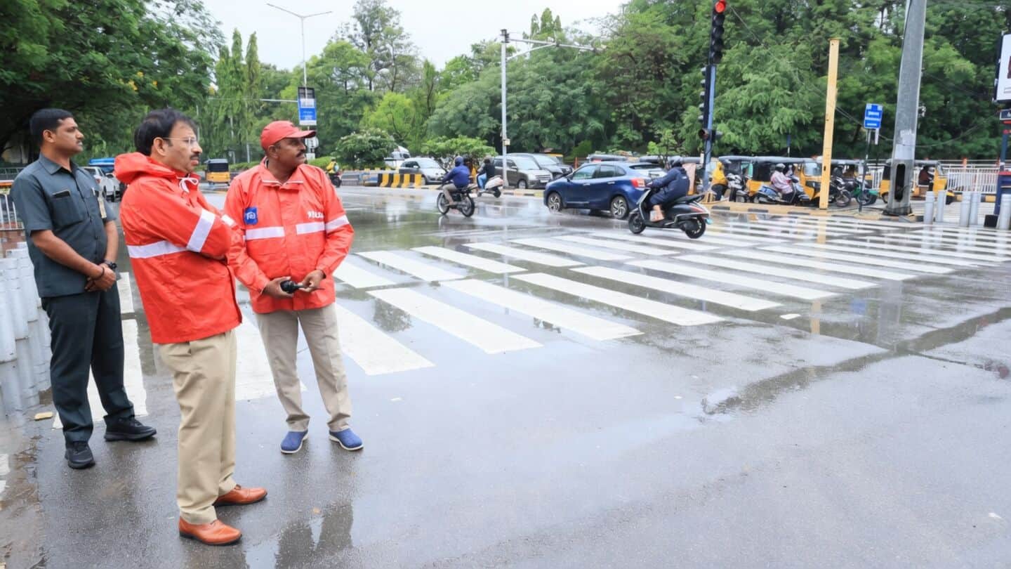 V.C. Sajjanar urges Hyderabad skip nonessential travel amid heavy rain