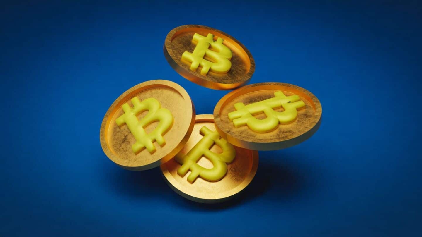 Bitcoin falls to $79,500 as Fed rate hike likelihood rises