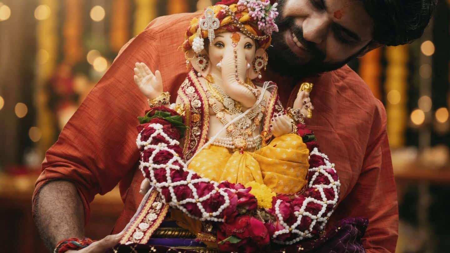 Anant Chaturdashi sparks Ganesh Visarjan date confusion Sept 24 25