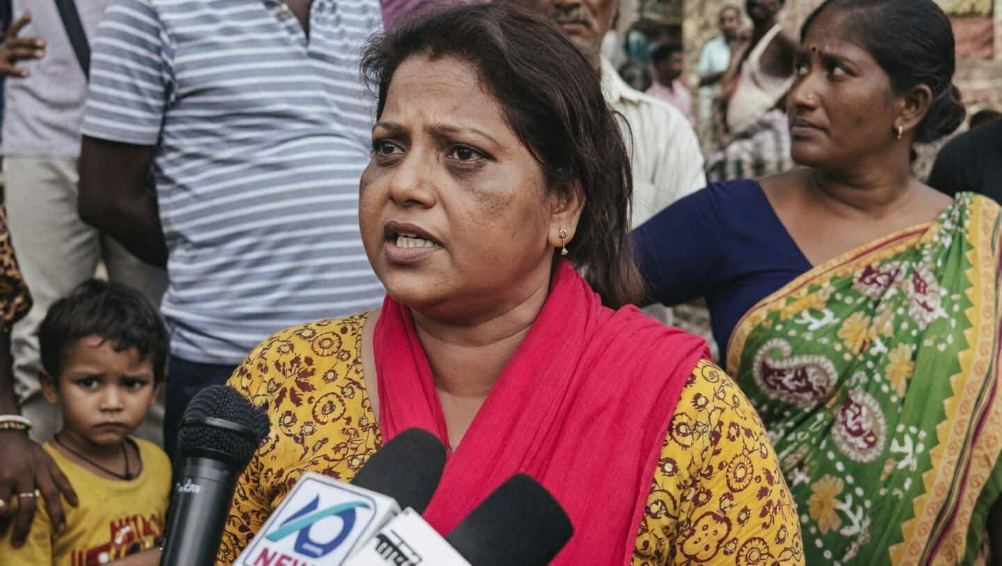 Shyampur residents egg panchayat pradhan over alleged 100-day work corruption