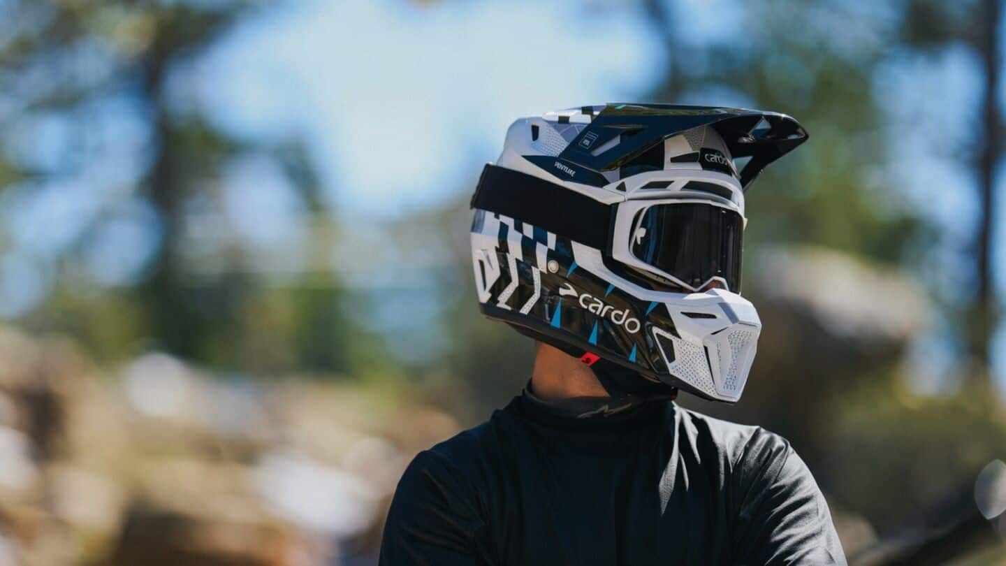 Cardo Systems unveils Venture off-road helmet with DMC group communication