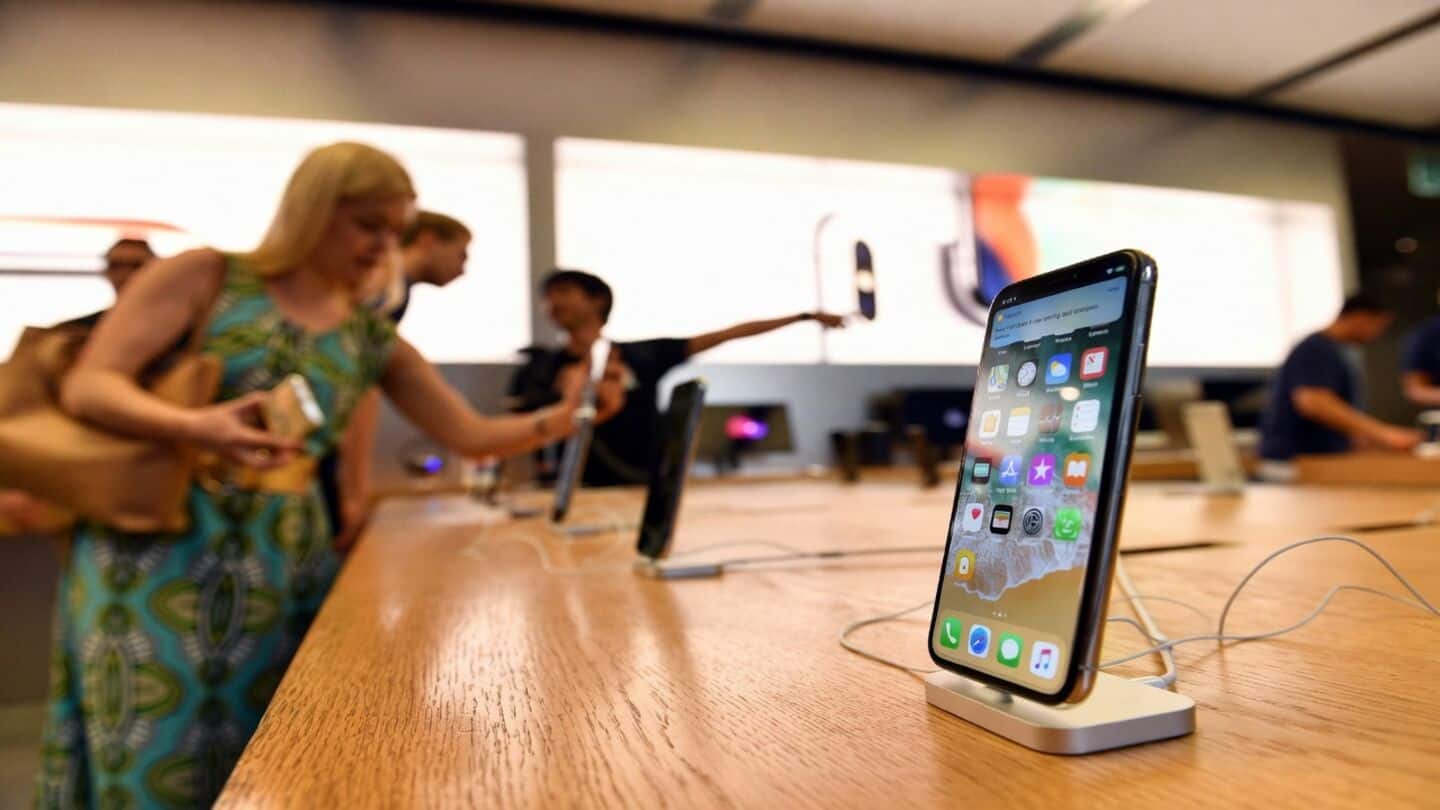 Apple plans store revamp with pickup areas and Genius Bar