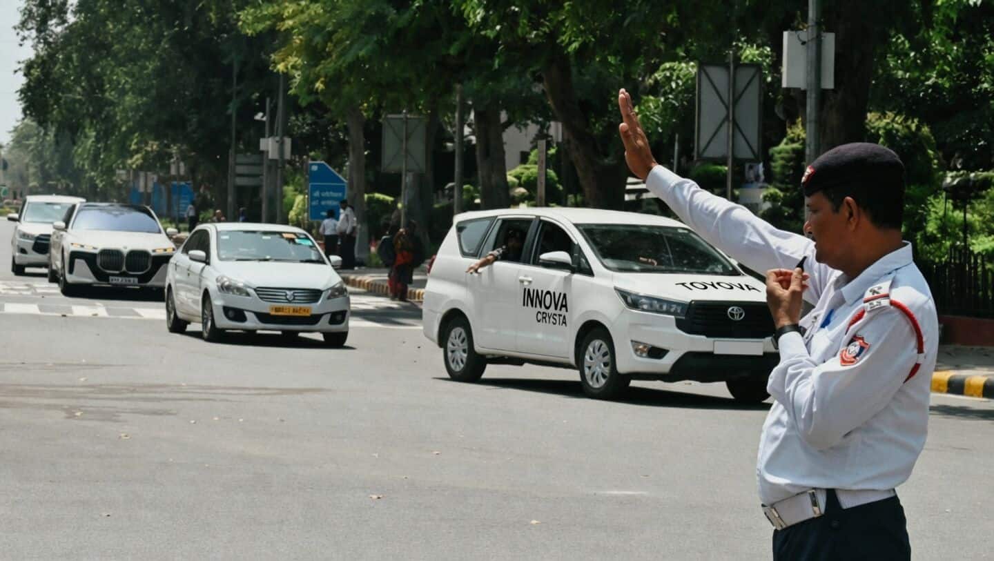 दिल्ली: हौज खास में रथ यात्रा से बदली ट्रैफिक व्यवस्था, इन रास्तों से बचें