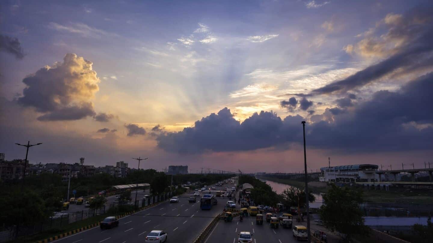 Delhi starts week sticky with 27.6°C mornings, IMD forecasts rain