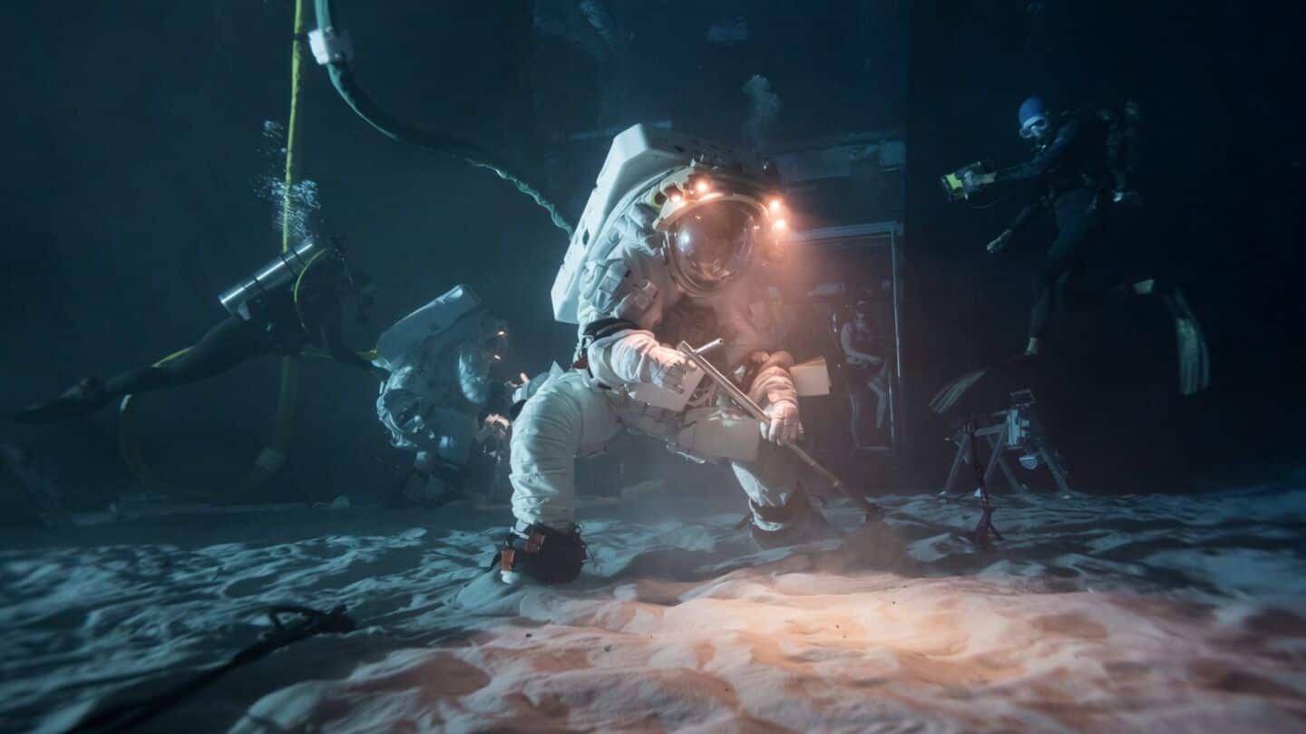 NASA trains 2 scientists underwater for Artemis IV at NBL