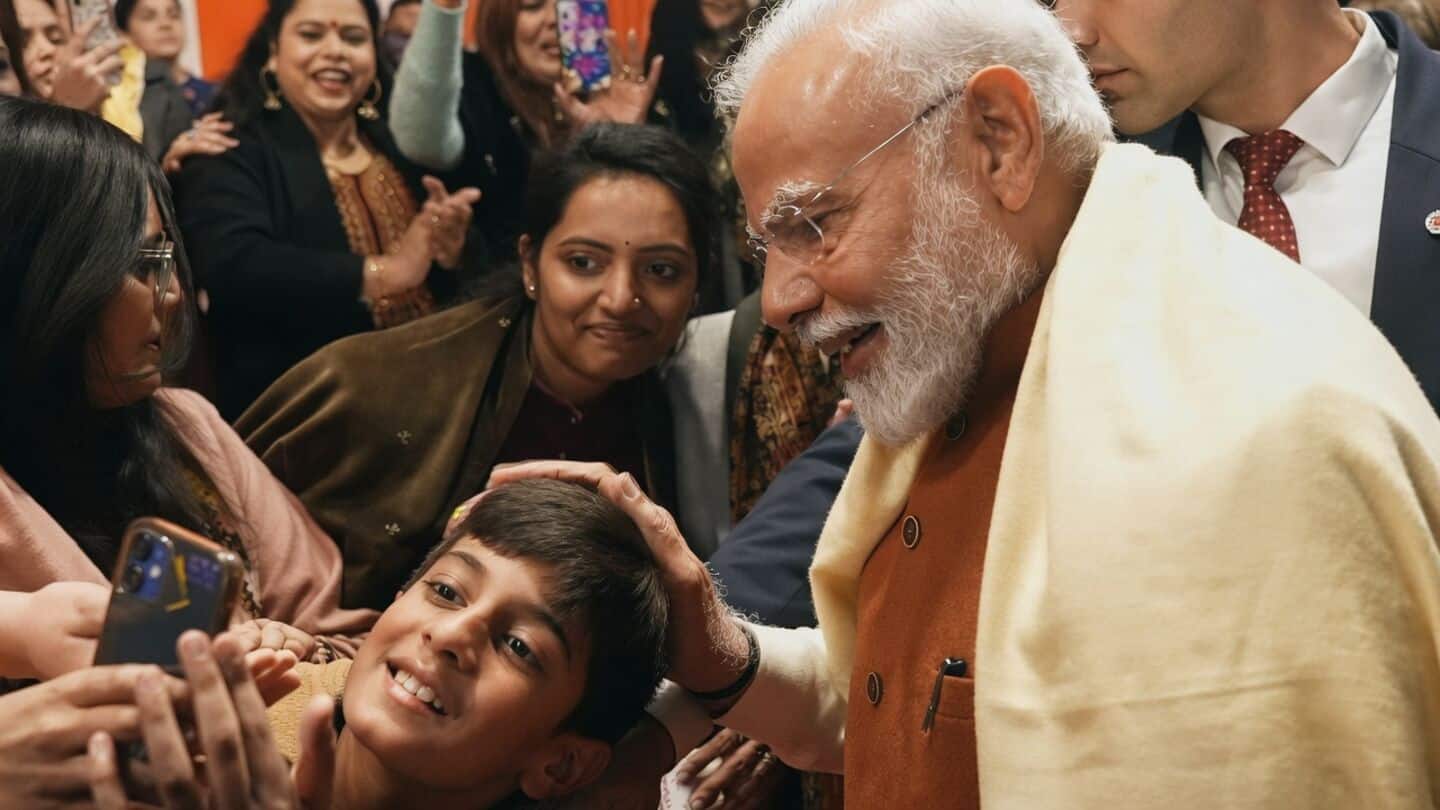 'Ashirwad Ka Diya' honors PM Narendra Modi's 25 years