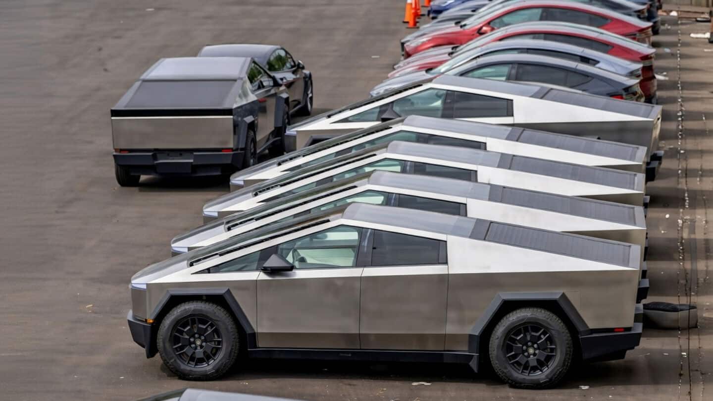 Tesla misses Q1 targets at 358,023 vehicles stock down 15%