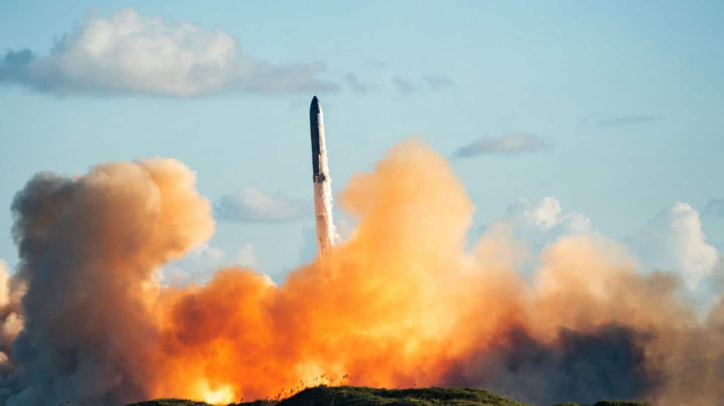 SpaceX attempts Starship upper-stage orbit carrying 26 V3 Starlink satellites