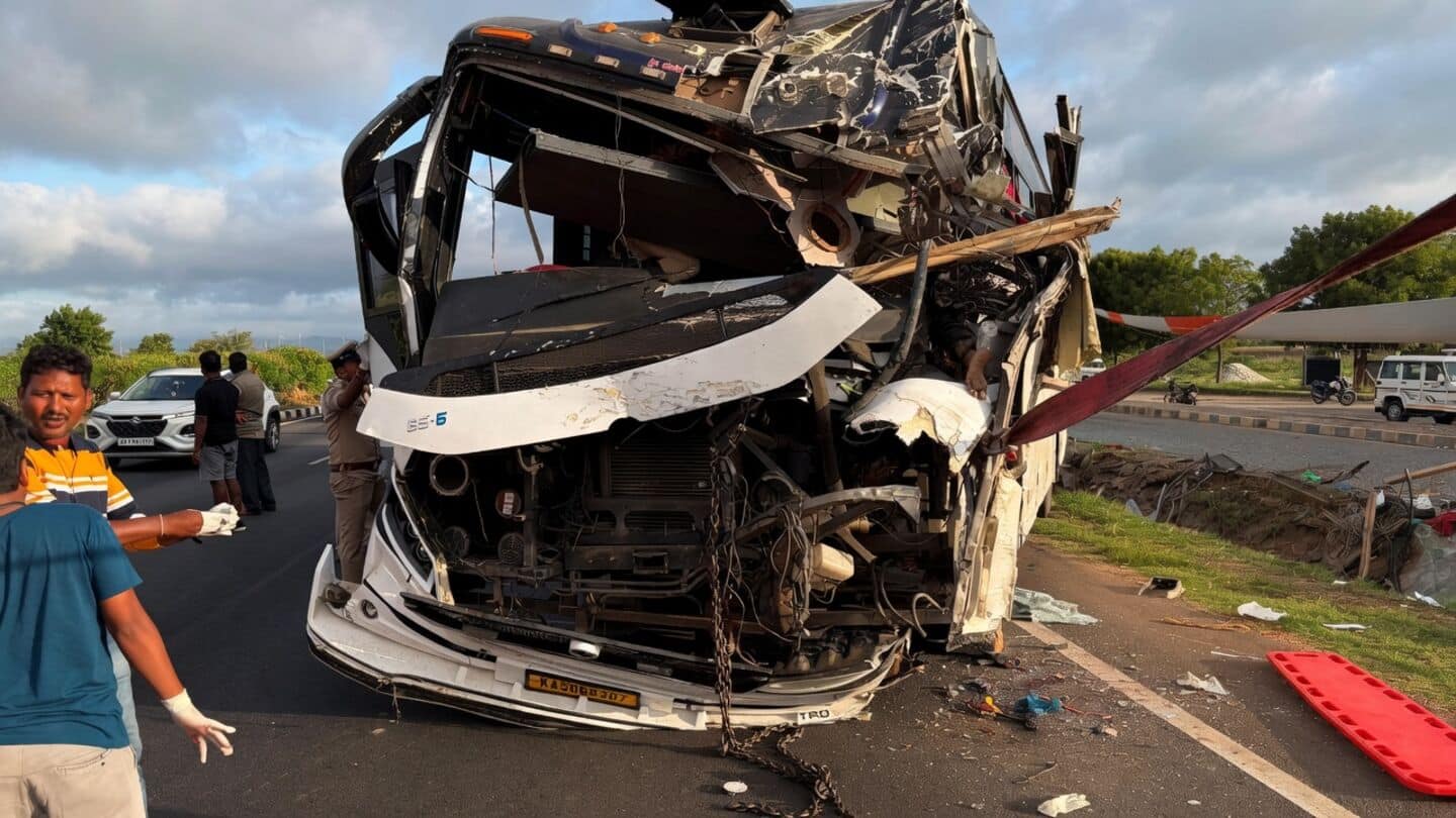 Bengaluru nursing students' bus overturns in Chitradurga, 2 dead