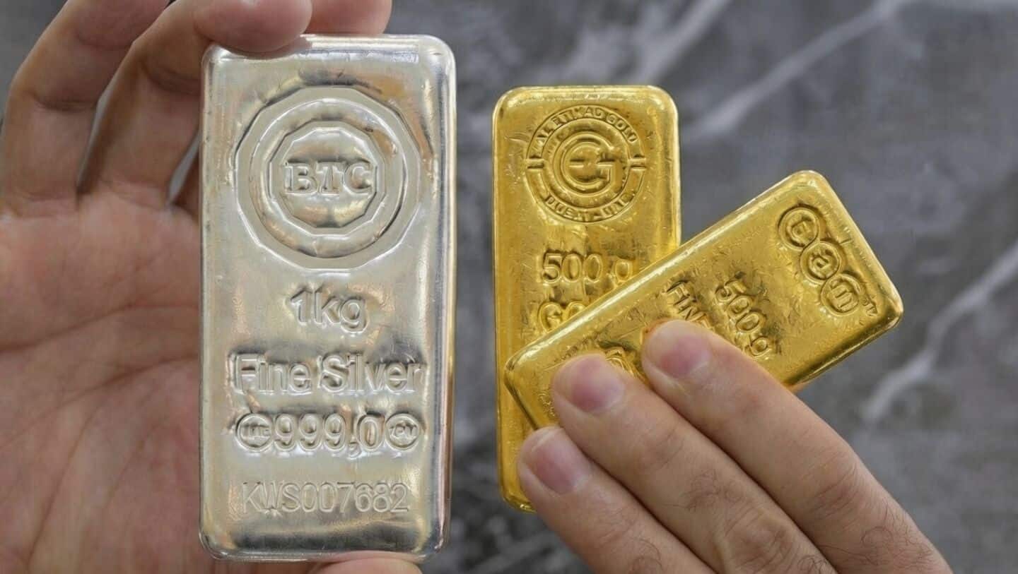 Gold and silver volatile on MCX amid global economic uncertainty