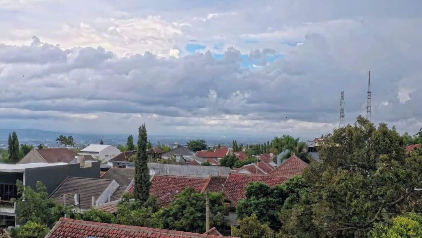 IMD issues yellow thunderstorm warning across Karnataka until April 4