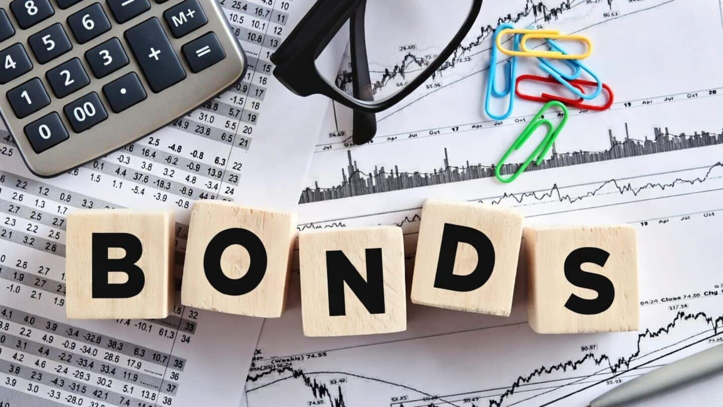 Indian bonds hit by rising oil, yields 7.37% to 7.42%