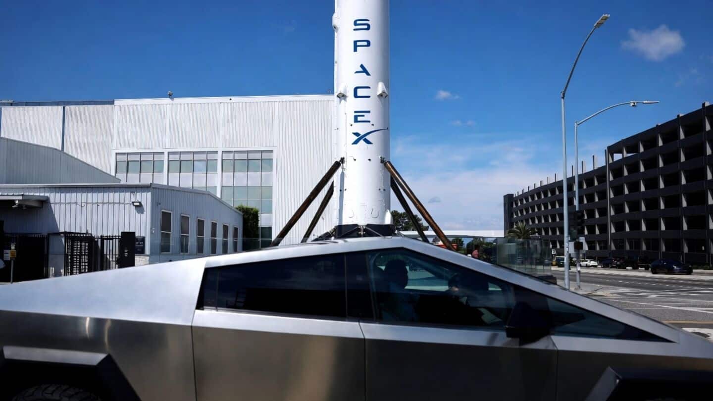 Tesla shares hold steady amid SpaceX IPO and merger rumors