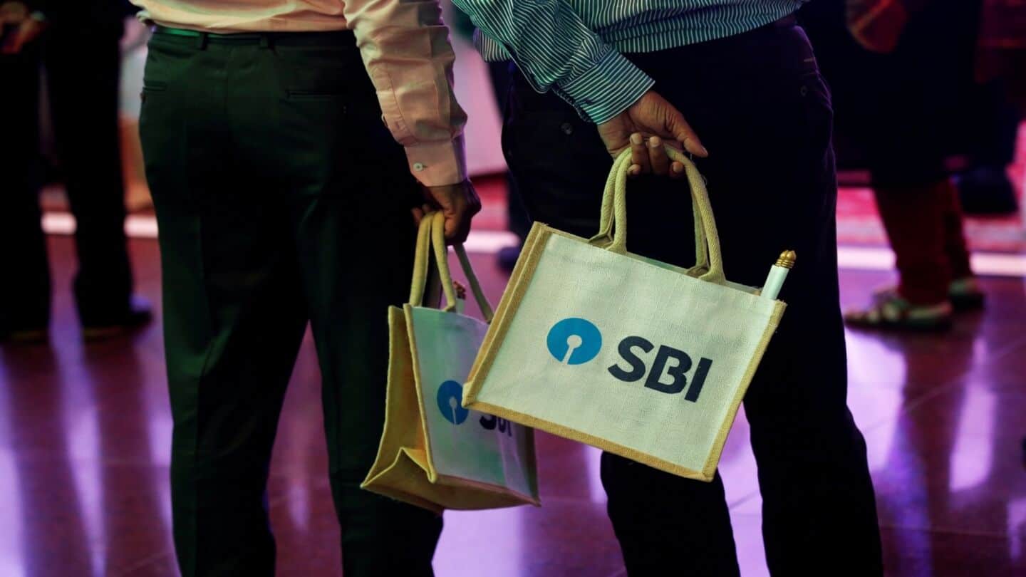 RBI's dollar deposit scheme nets $36.7B to steady rupee