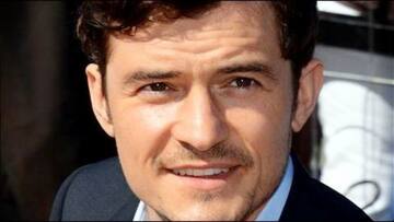 Orlando Bloom back in India, visits Taj Mahal