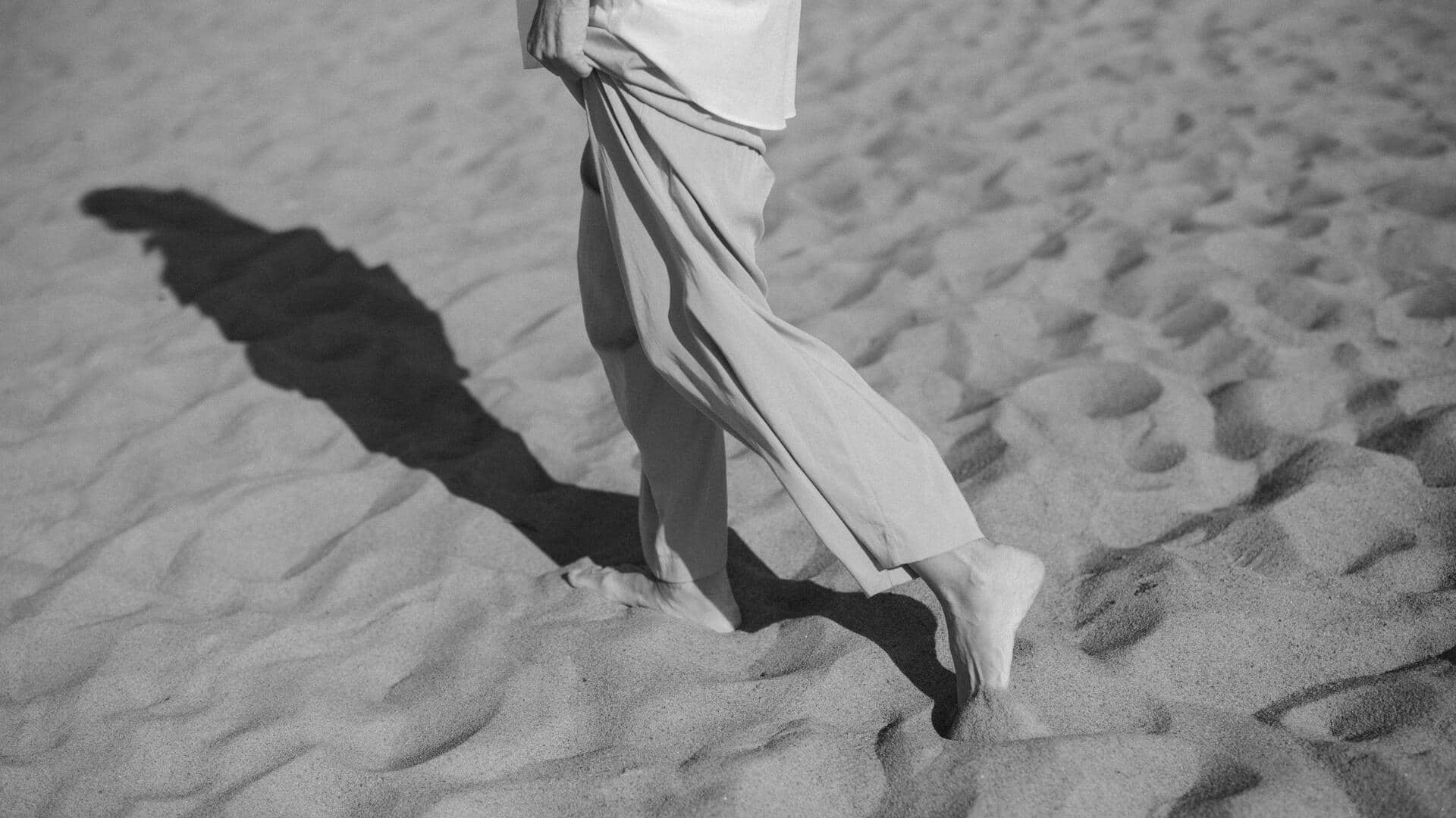 5 surprising health benefits of walking barefoot on sand