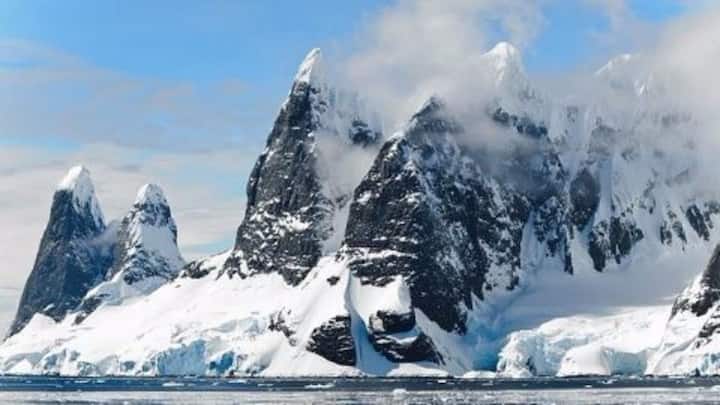 South Pole explorer dies in historic attempt