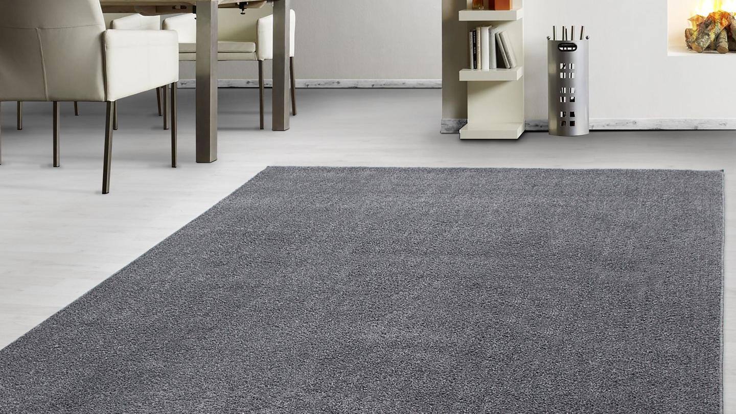 Use a grey carpet, the color will enhance the look Use a grey carpet, the color will enhance the look