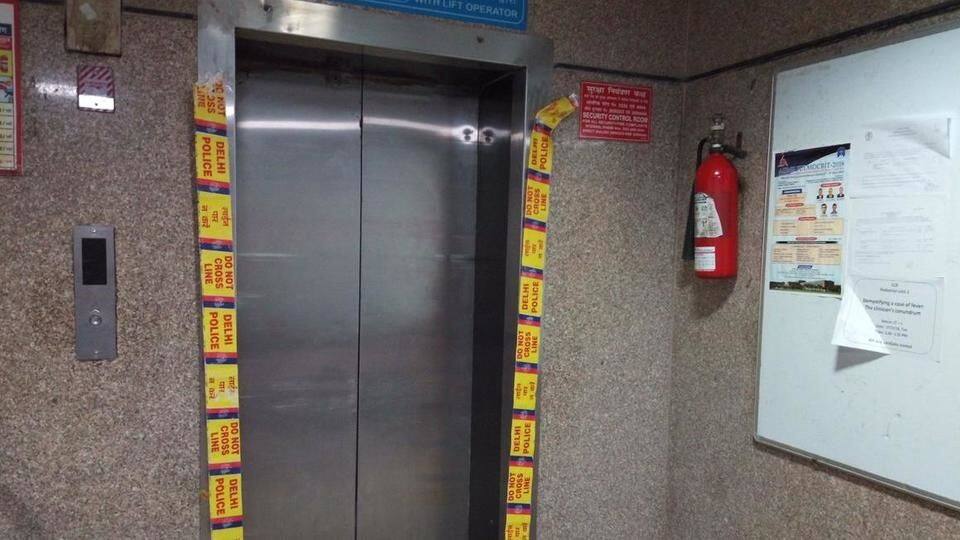 Delhi: Elevator comes crashing down at AIIMS, 5 injured