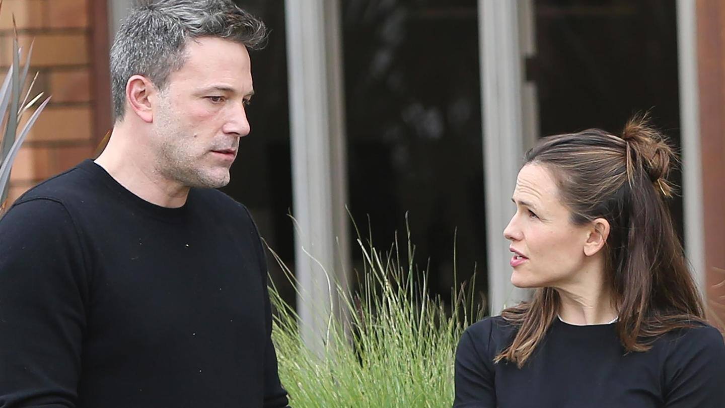 Affleck's divorce from Jennifer Garner drove him to alcoholism Affleck's divorce from Jennifer Garner drove him to alcoholism