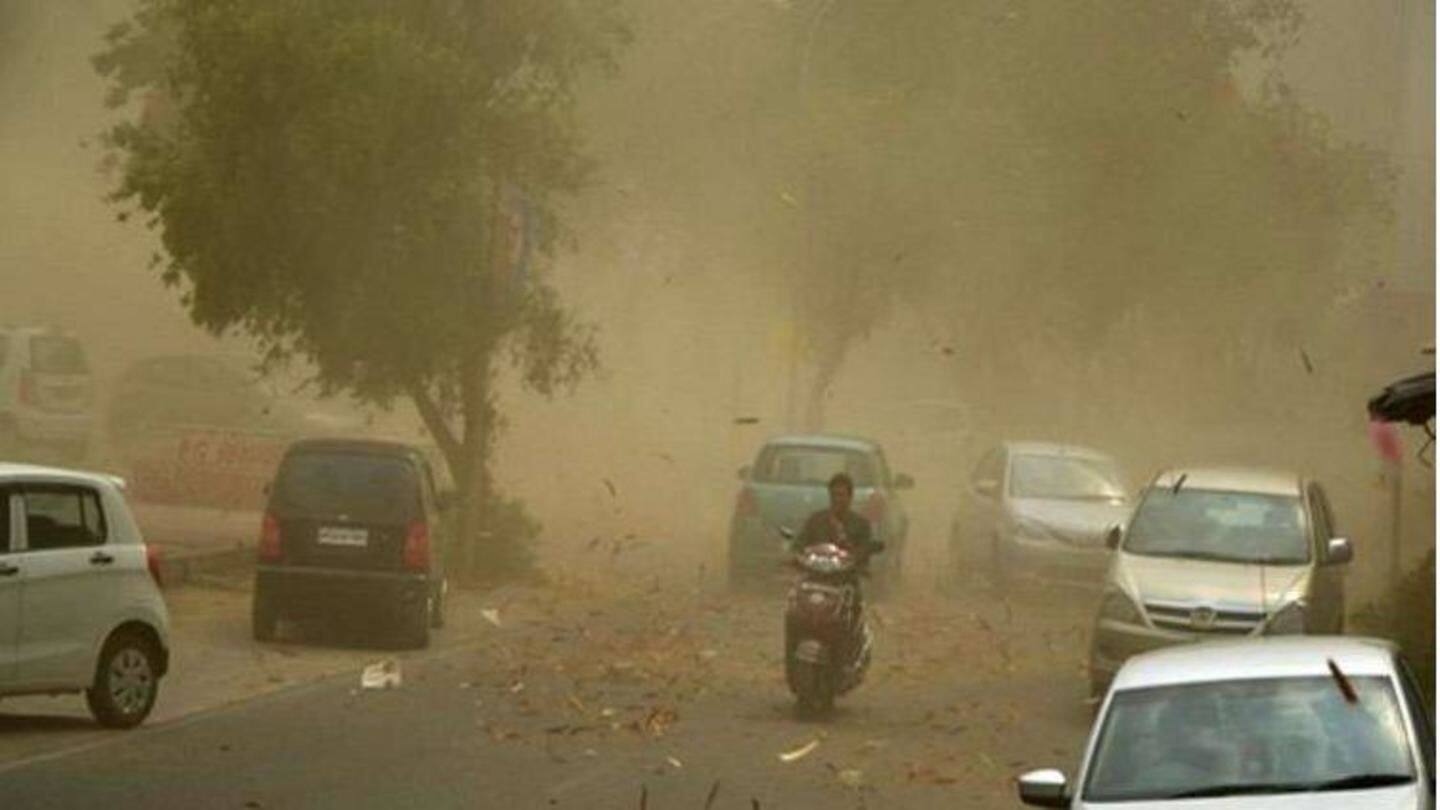 Delhi staring at another bout of dust storm. Be careful!