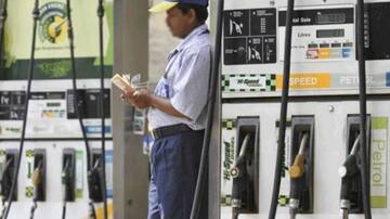 #FuelsOnFire: Petrol price at record high, breaches Rs. 91/liter mark