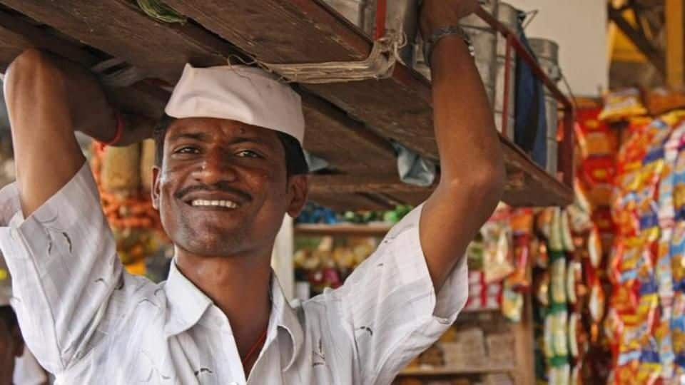 Mumbai: Dabbawalas' warm welcome to protesting farmers