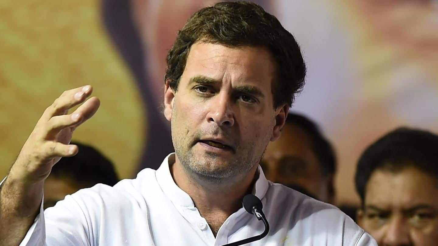 #KeralaFloods: Rahul Gandhi visits relief camp in Chengannur