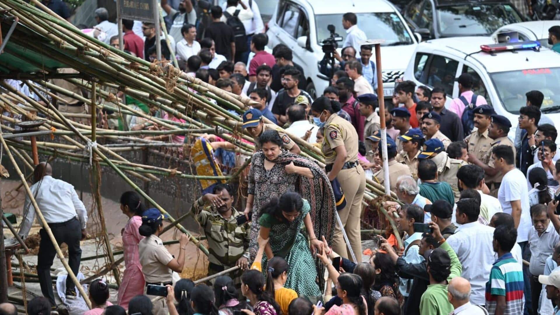 Tensions at Dadar Kabutarkhana after protesters try forcibly feeding pigeons Tensions at Dadar Kabutarkhana after protesters try forcibly feeding pigeons