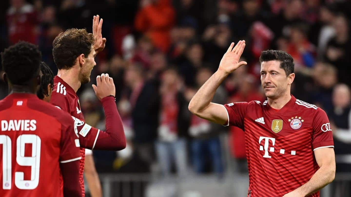 Gwiazda Bayernu Monachium Robert Lewandowski nagrywa