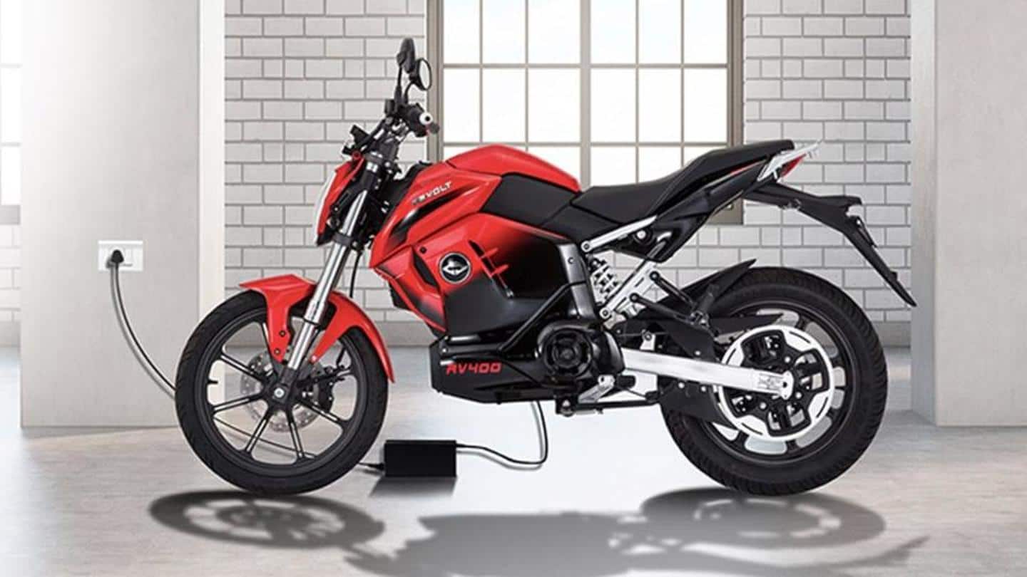 The bike has a digital instrument console and all-LED lighting The bike has a digital instrument console and all-LED lighting