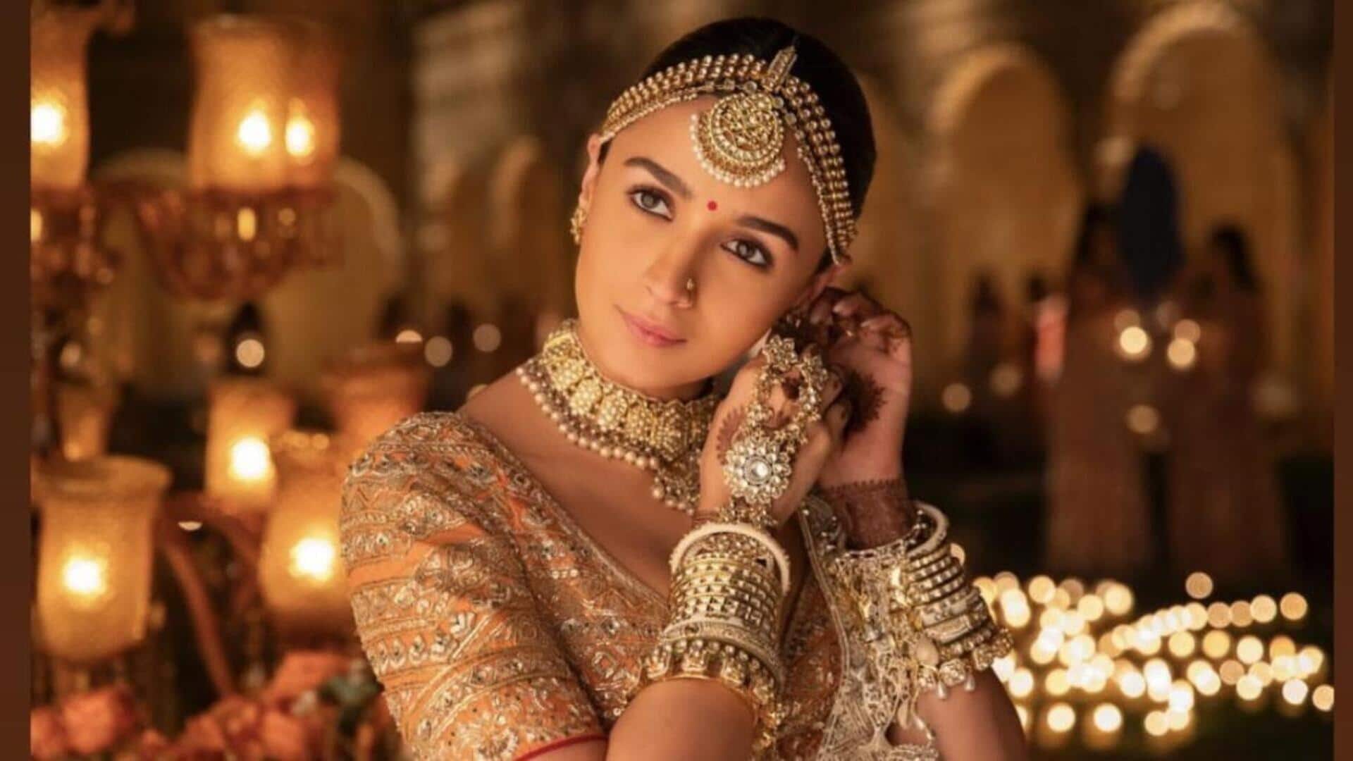 Alia Bhatt is wearing real-life wedding's 'mehendi' in 'RRKPK's 'Kudmayi'!