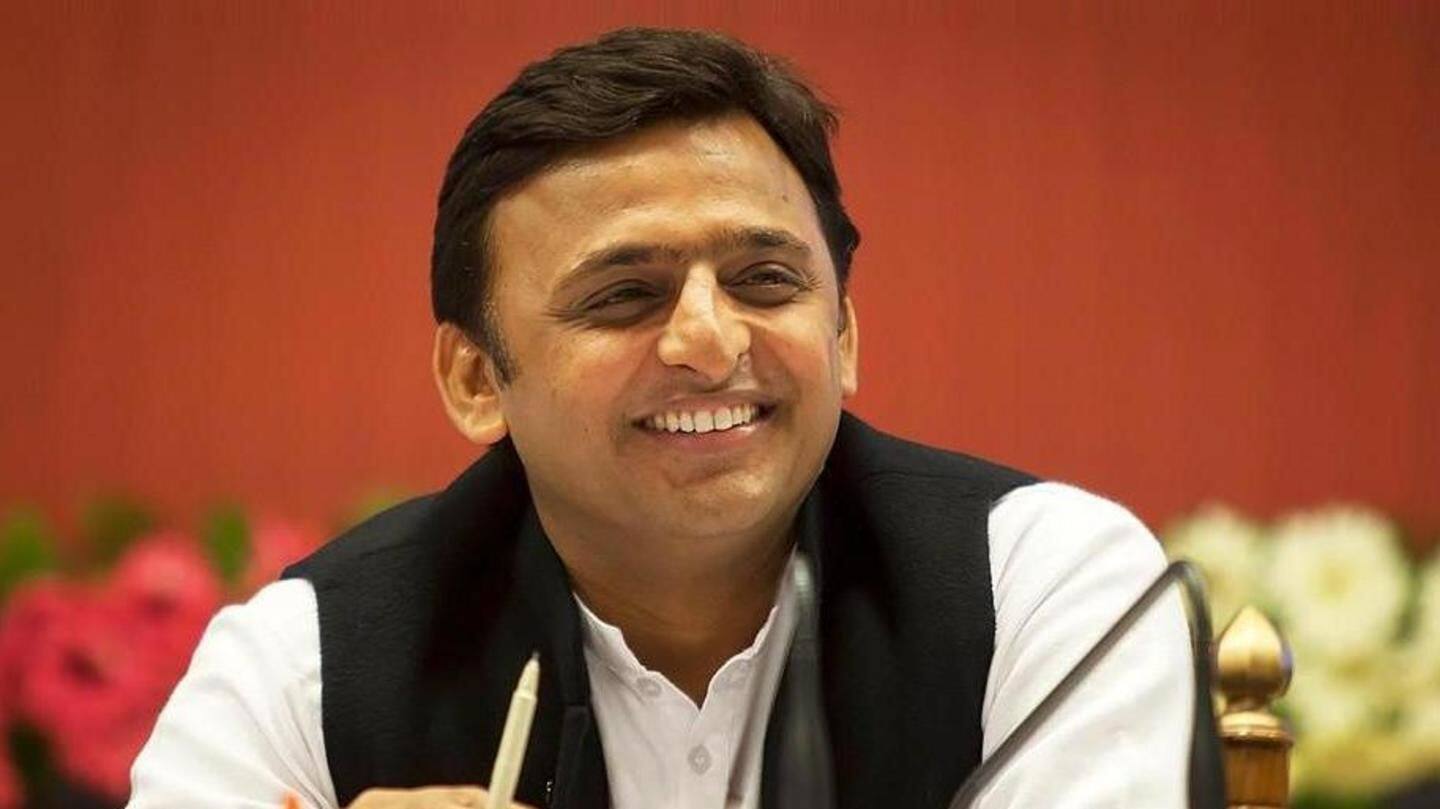 Akhilesh tours MP, cites examples of development in UP Akhilesh tours MP, cites examples of development in UP